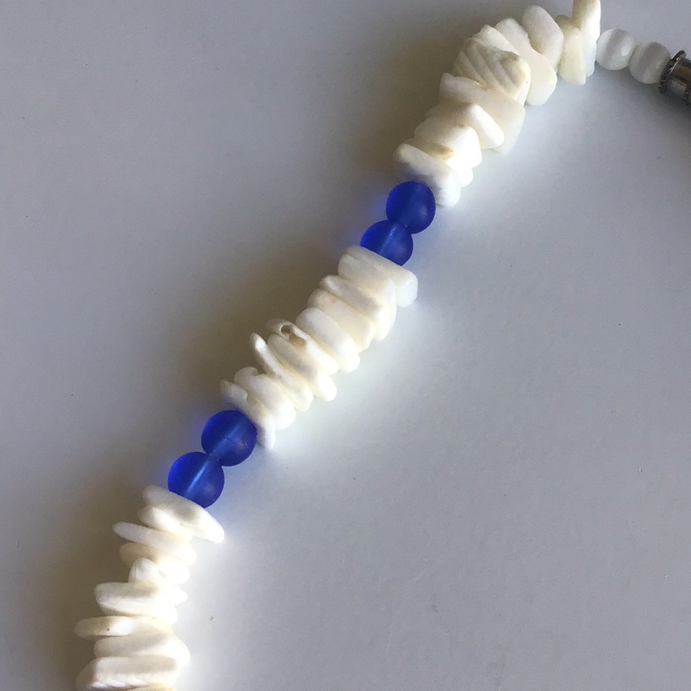 Y2K VSCO Girl puka shell necklace faux stone white and blue beads - Picture 8 of 16